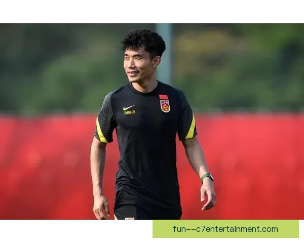 郑智登顶2013亚洲足球先生见证中国足球老将荣耀与坚持传奇时刻 郑智登顶2013亚洲足球先生见证中国足球老将荣耀与坚持传奇时刻